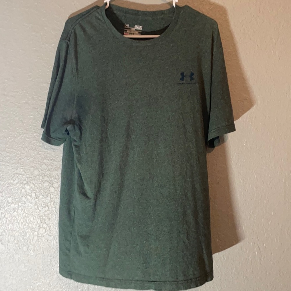 Green Under Armour t-shirt